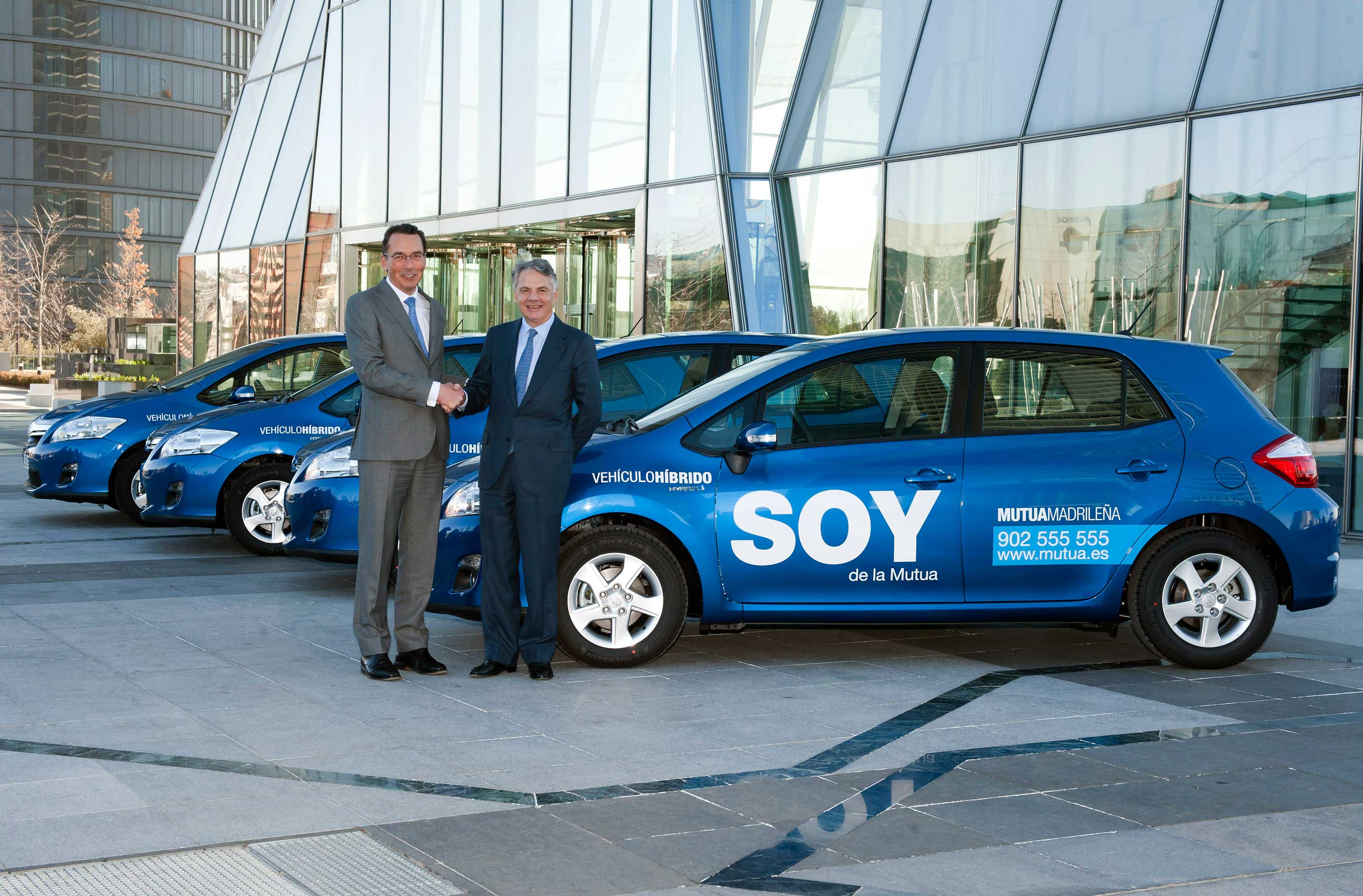 Mutua Madrileña incorpora la mayor flota de vehículos híbridos de una aseguradora