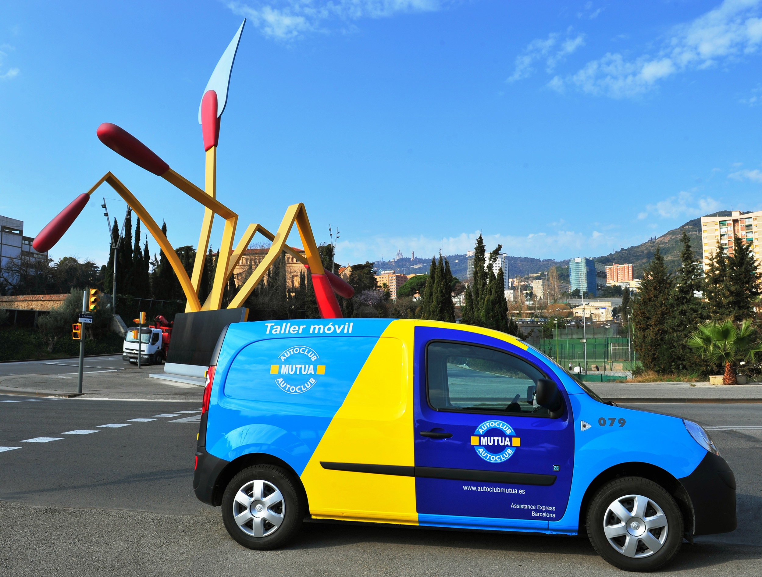 Mutua Madrileña, primera aseguradora en incorporar vehículos 100% eléctricos a su flota de asistencia 