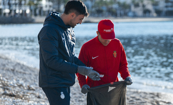 Mares Circulares de Coca Cola cierra 2025 con 139 actuaciones y 66 playas monitorizadas 