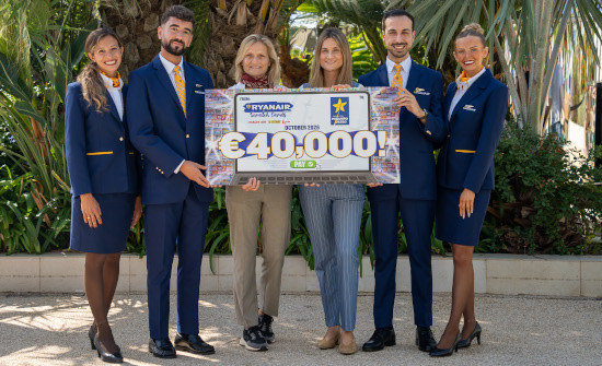 Ryanair dona 40.000 euros a la Fundación Pequeño Deseo
